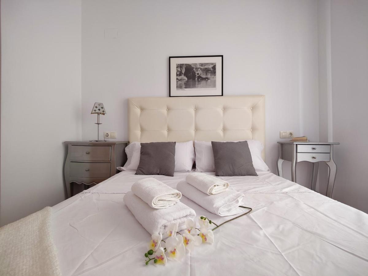 Carmen Old Town Apartments อาลิกันเต ภายนอก รูปภาพ